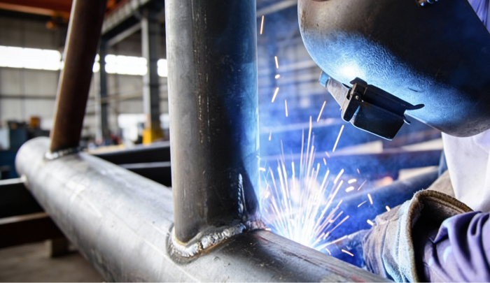 сварка крупным планом